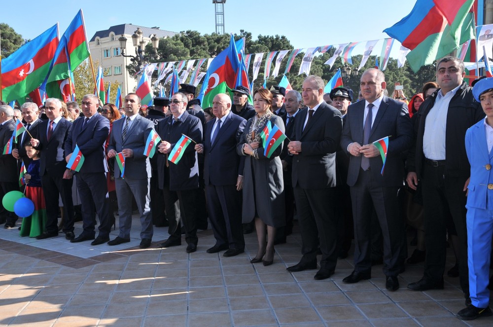 Abşeronda Bayraq Günü tədbirinə 10 minə yaxın insan gəldi - FOTO